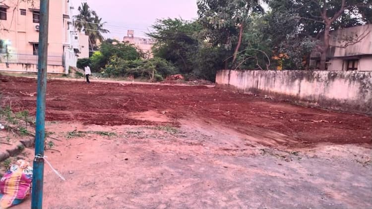 mahindra city GST road to plot 300mtr only