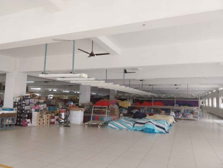 43 Cent Company and House for Sale