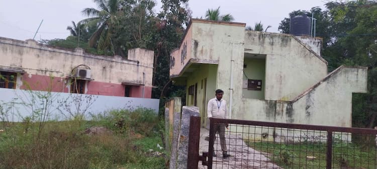 Old Individual Villa for sale