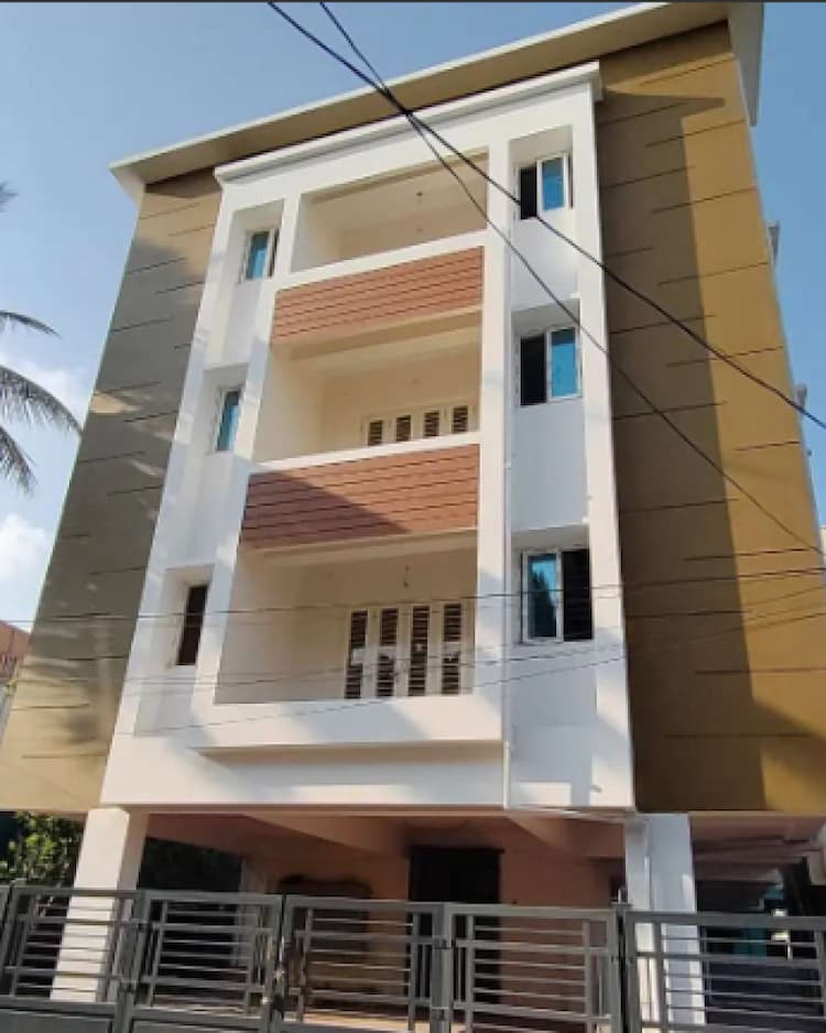 2 BHK Apartment 2 fort Sale