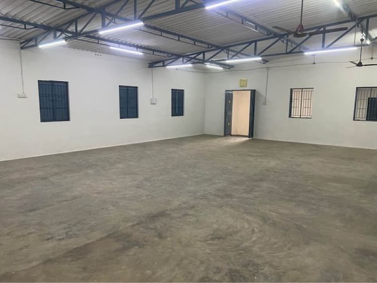 5 1/4 சென்டில் கிழக்கு பார்த்த சிமண்சீட் கட்டிடம் விற்பனைக்கு