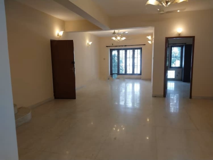 4bhk flat for sale 