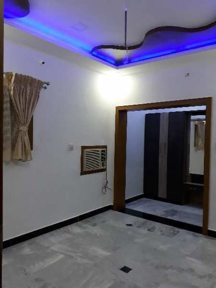 4 BHK House