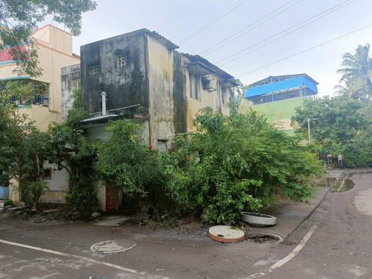 Old villa sale