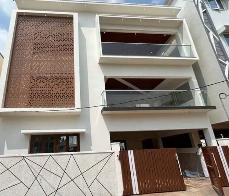 5bhk house for sale