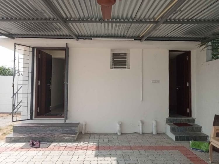 1BHK House with empty land for rent
