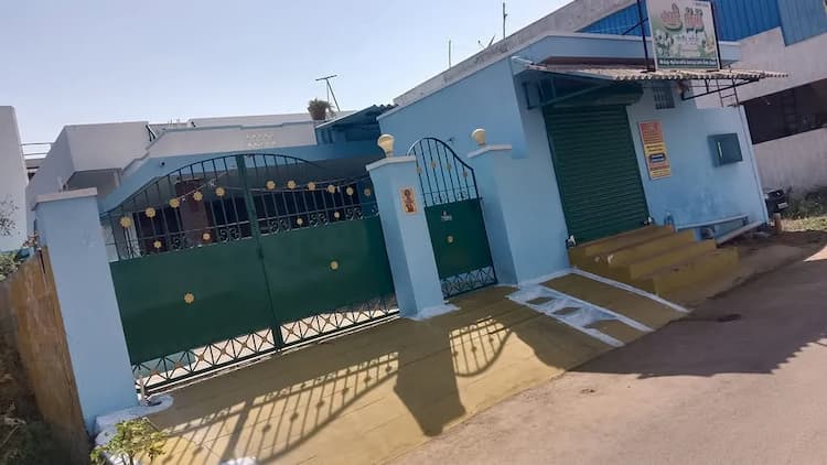 House with Shop for Sale