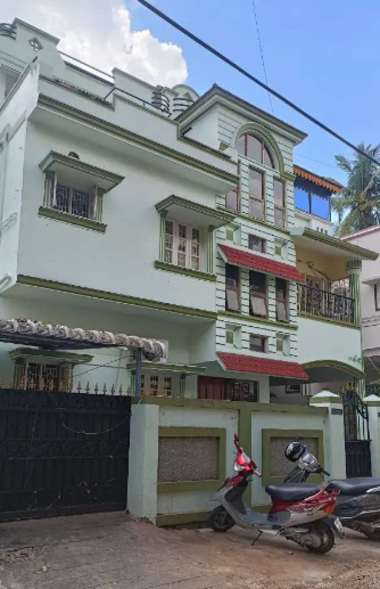 4bhk house for sale