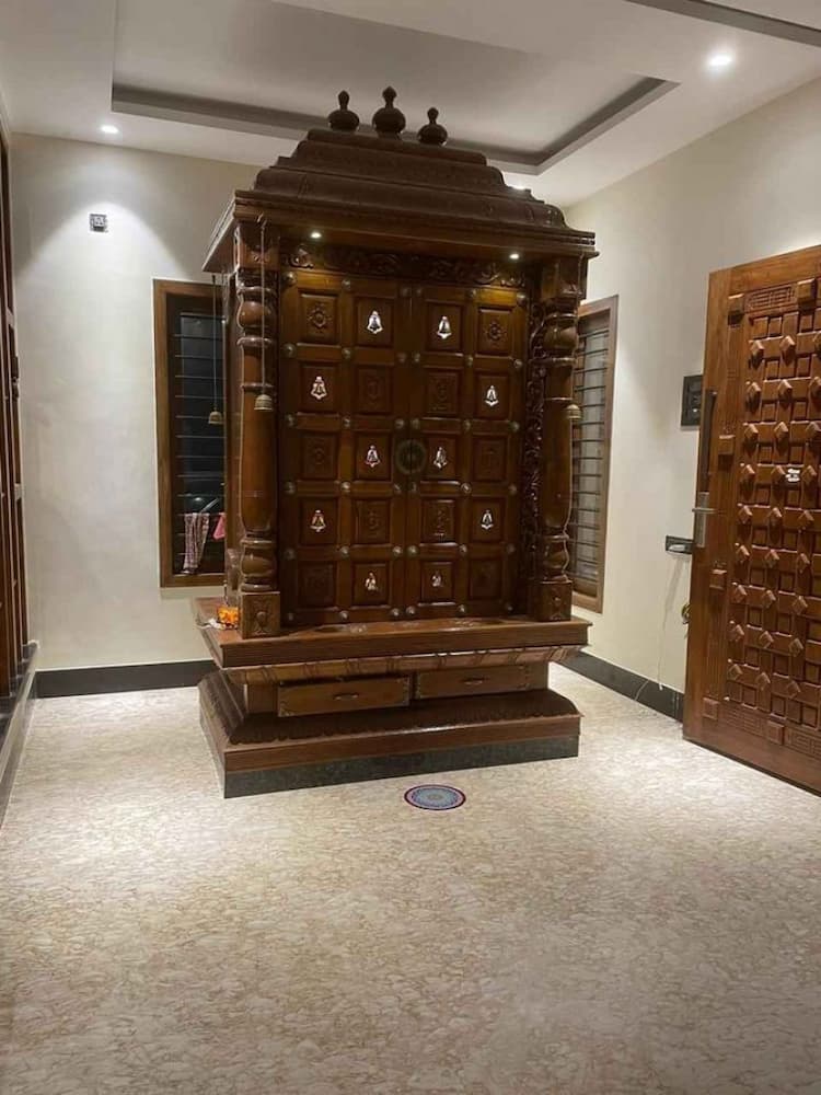 Individual Luxury Bangalow for sale at Gerugambakkam