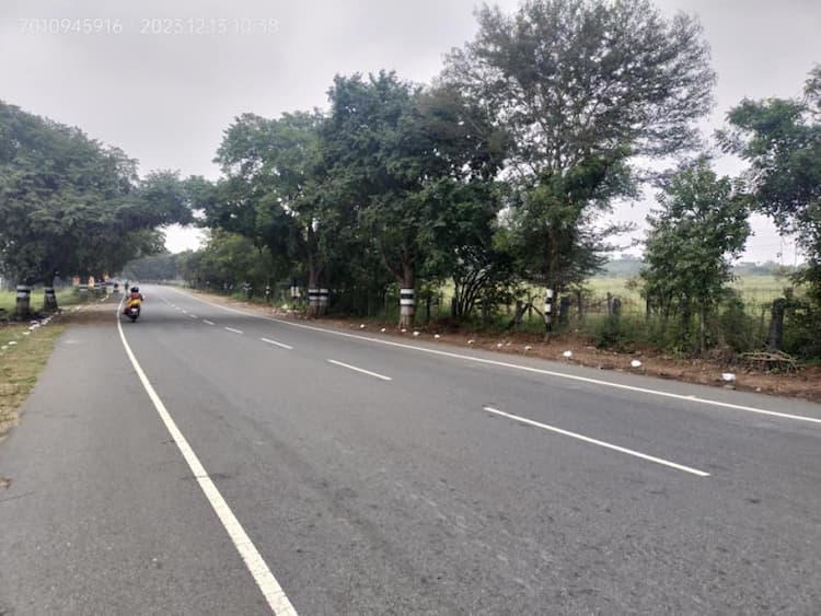 25 Cents Commercial Land Sales