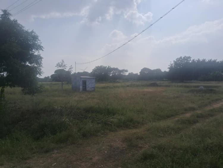 60 Cent Road Face Land