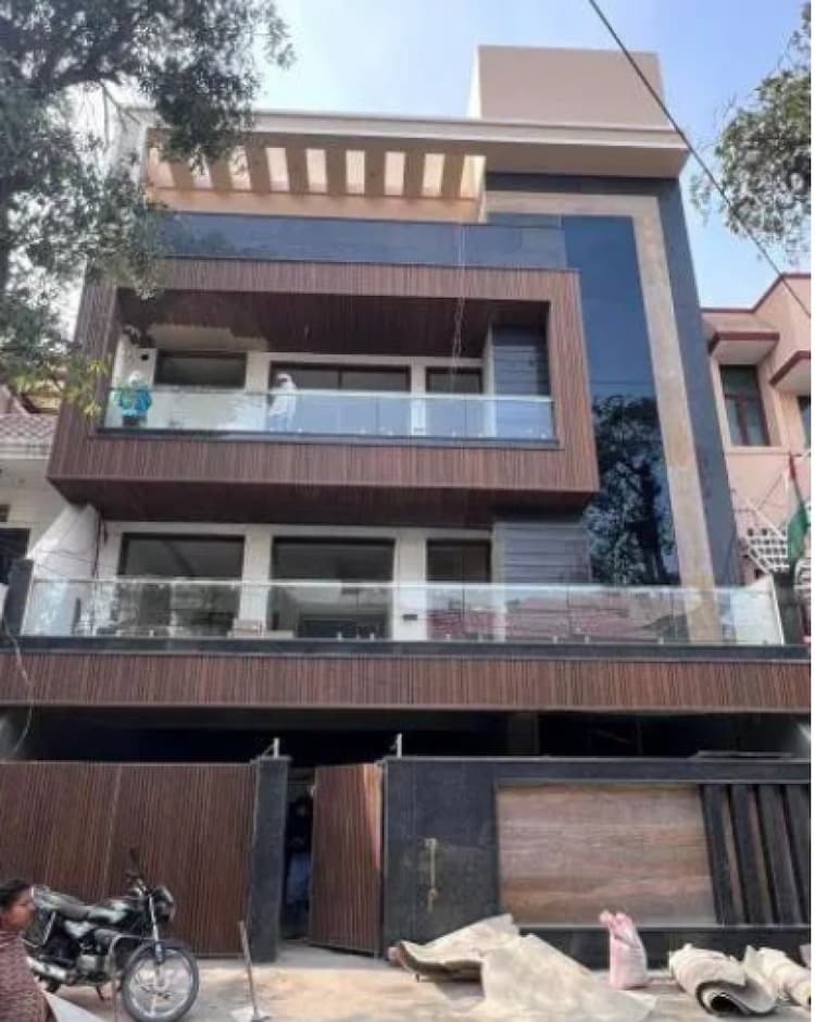 10 BHK House for Sale