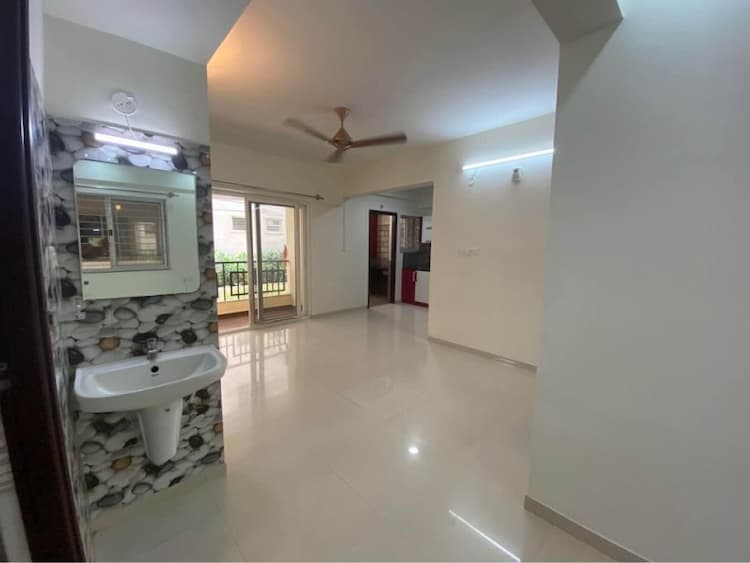 WALKABLE DISTANCE FROM JEYACHANDRAN TEXTILES SEMI INDEPENDENT FLATS FOR SALE