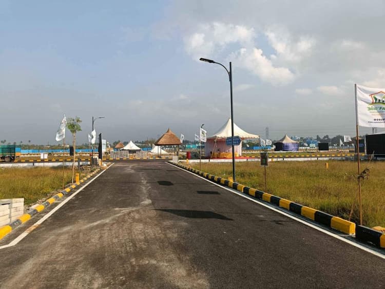 OMR ON ROAD PROPERTY TOWNSHIP CREATION OF OMR TOTAL 75ACRES