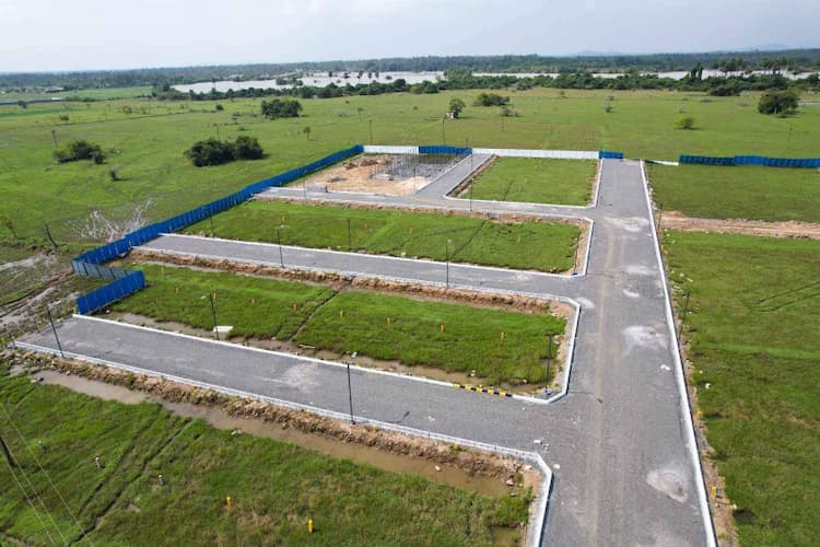 700 sq.ft land for sale