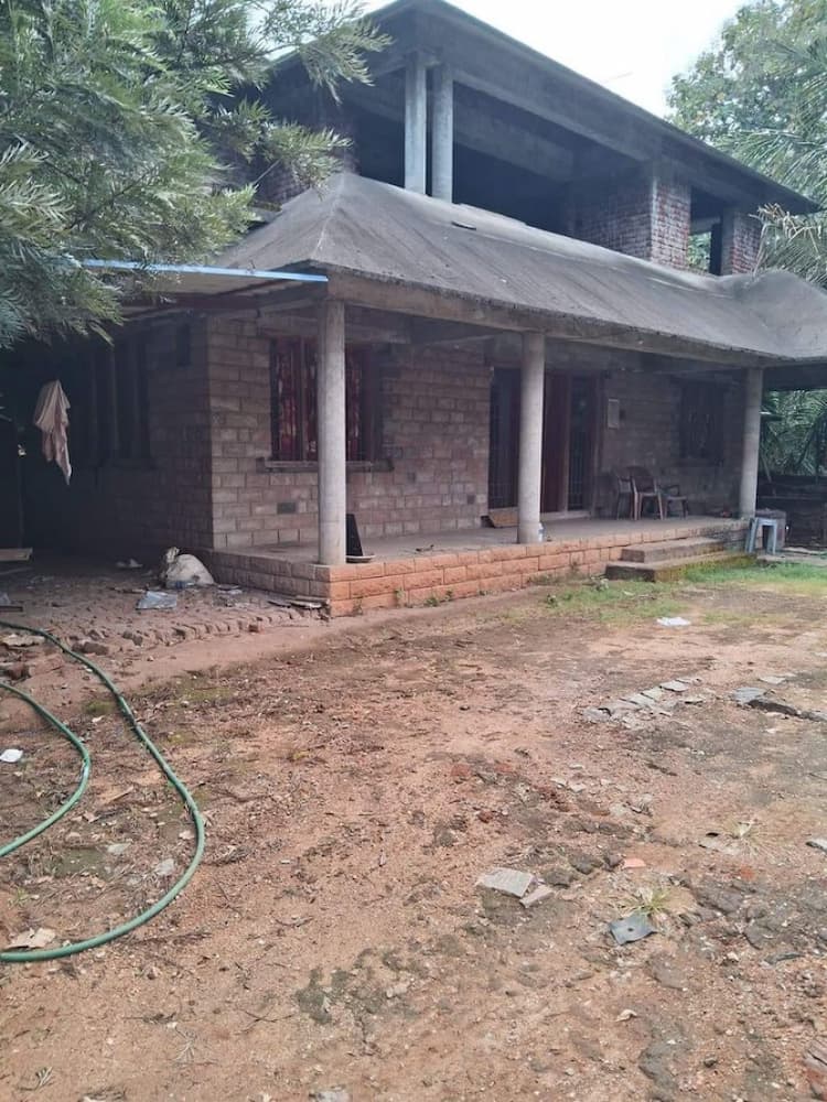 building and plots for sale